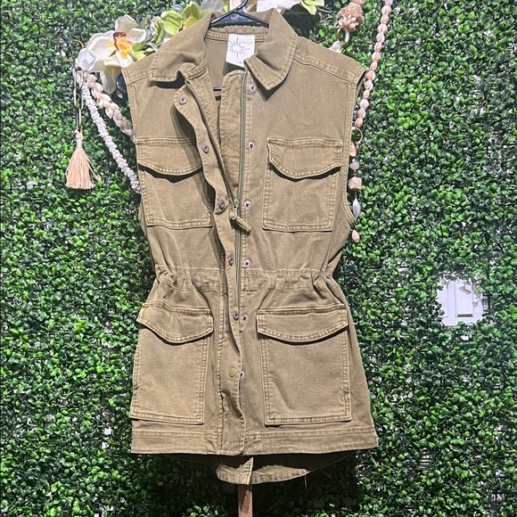 aerie Jackets & Blazers - Aerie OFFLINE Sleeveless Utility Military Cargo Snaps Jacket Vest Olive size XS